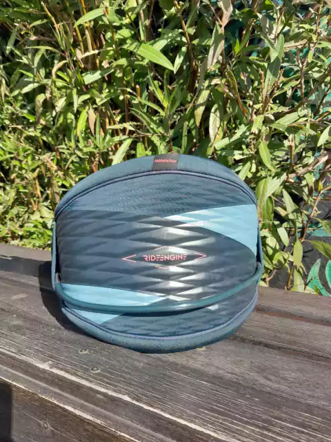 RIDE ENGINE MOMENTUM V1 NAVY L USADO