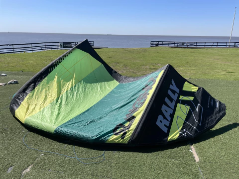 SLINGSHOT RALLY 12 M 2019 + BARRA USADO