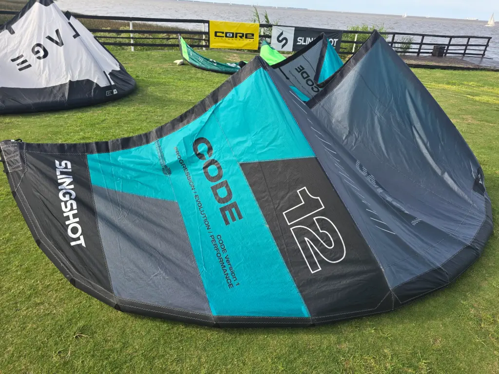 SLINGSHOT CODE V1 BLUE 12 M + BARRA USADO