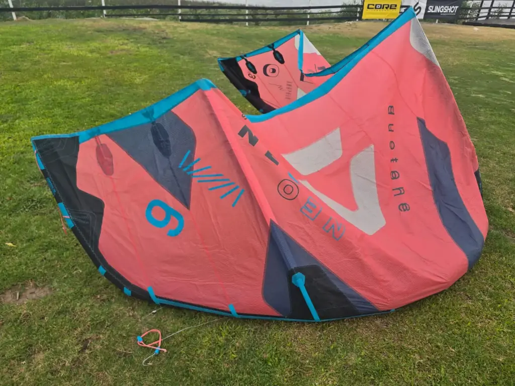 DUOTONE NEO SLS 6 M 2022 + CLICK BAR NORTH 2018 USADO