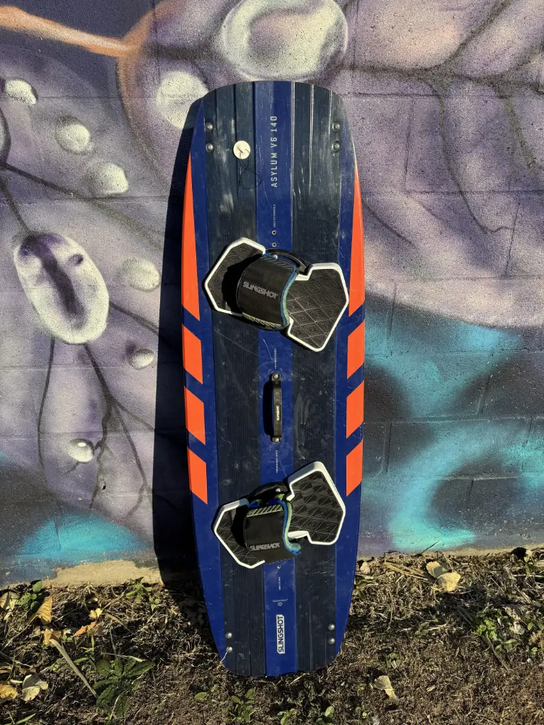 SLINGSHOT 2023 ASYLUM V6 140 USADO