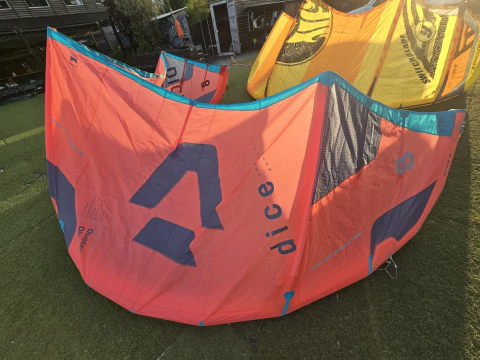 DUOTONE DICE 8 M 2022 USADO 