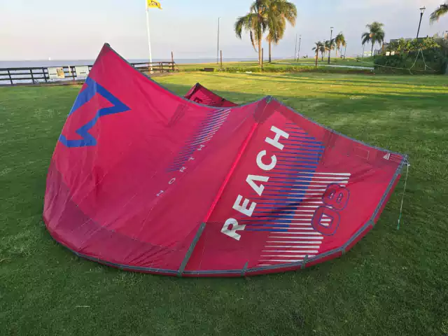 NORTH REACH 8 M 2021 + BARRA USADO