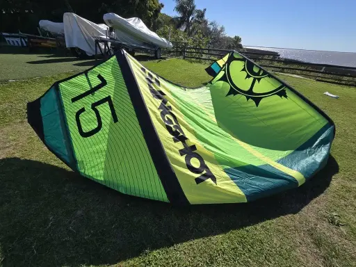 SLINGSHOT TURBINE V10 15 M + BARRA USADO
