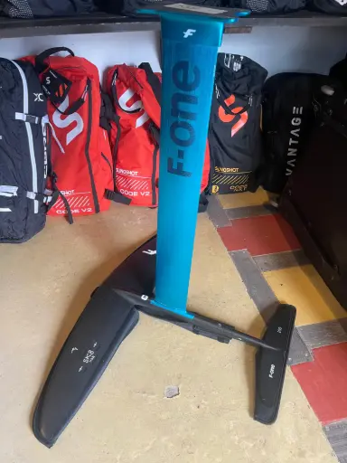 FONE SK8 HM CARBON FOIL 1150 + 85 CM ALU MAST + TAIL CARVING 200 USADO