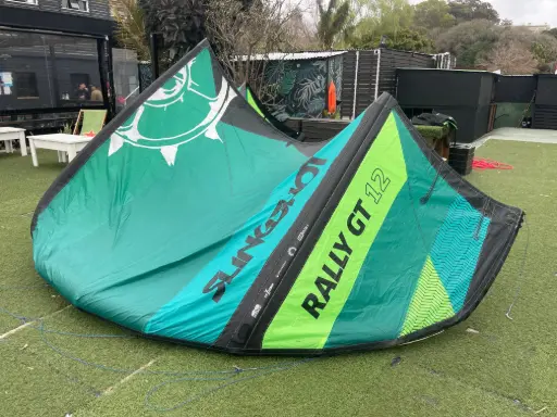 SLINGSHOT RALLY GT V1 12 M 2020 + BARRA USADO