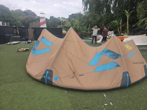 DUOTONE REBEL SLS 12 M 2026 + CLICK BAR 2025 USADO