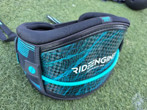 RIDE ENGINE ELITE CARBON SEA ENGINE GREEN M USADO